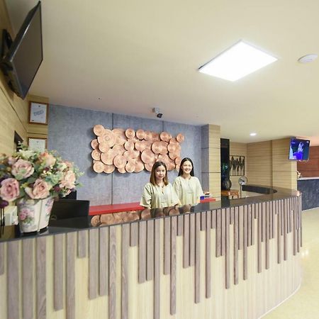 אובון רטצ'תאני Wish Hotel Ubon מראה חיצוני תמונה